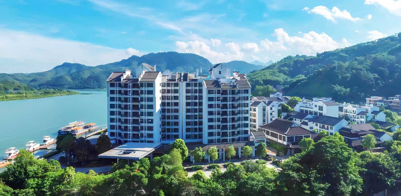 【游北江小三峡】399元抢购英德浈阳峡风景区豪华江景房1间1晚！自助早餐+温泉+汉服打卡+北江小艇游玩+艺术馆~有效期至25年9月30日（售至25.9.30）