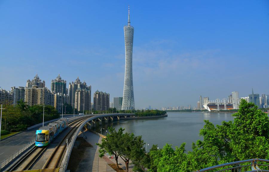 【广州塔】小蛮腰上俯瞰全城美景!￥88.8抢金逸空中电影城观影套票!