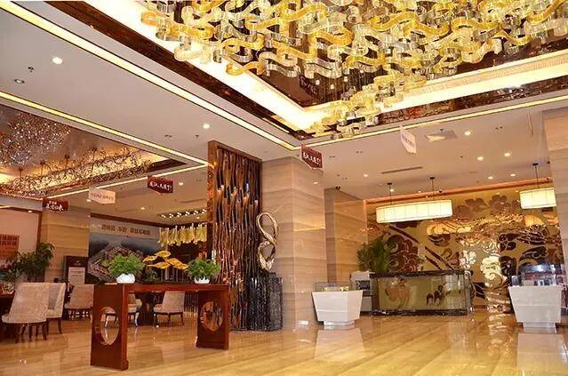 华丽雄伟的欧式建筑装饰风格 高贵典雅的酒店大堂西斯廷拱廊 再现了