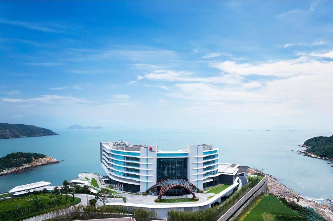 【双早双晚】￥1699抢珠海东澳岛万豪，住豪华海景房1间1晚，享2大2小自助早餐+2大2小晚餐，住店客人东澳岛码头至酒店免费接送，畅游室外泳池、儿童池，畅玩酒店娱乐设施，有效期：即日起--2025年9月30日！