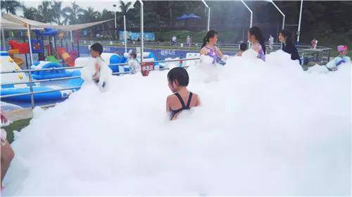【清凉一夏】爆！29.9元1大1小畅玩水上四大主题乐园，还有梦幻泡泡秀，夏日清凉避暑尽在番禺格林东庄~