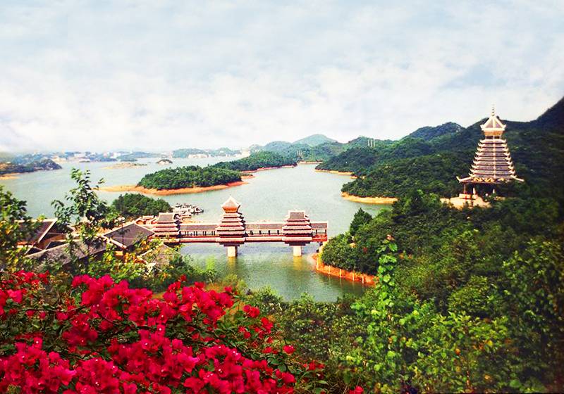 目的地指南 中国旅游信息 贵州 贵阳 > 文章介绍          红枫湖风景