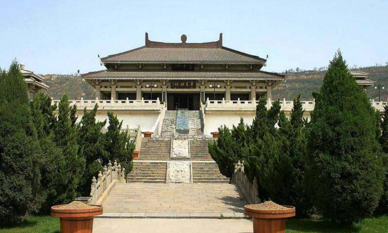 泉上有唐建神农祠,祠南蒙峪口有常羊山,常羊山有炎帝陵,均在(宝鸡市)