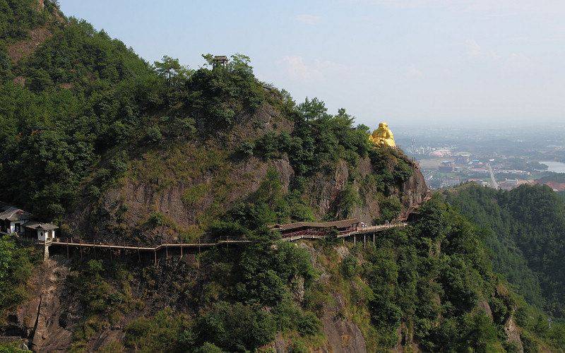 杭州建德大慈岩景区门票江南悬空寺登寺俯瞰远近山川尽收眼底