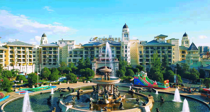 牛腩烧土豆/红烧鸡二选一,农家小炒肉一份,清炒时蔬一份,淮安小炒一份