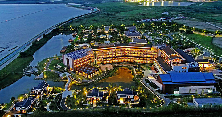 周末不加价！【苏州】温泉季抢先囤！3天2晚￥1599起抢购苏州湾华邑温泉度假酒店，含高级房2晚+双早+免费旅拍服务+双人王焰温泉门票一次，有效期至2026年3月31日【未预约，随时退】