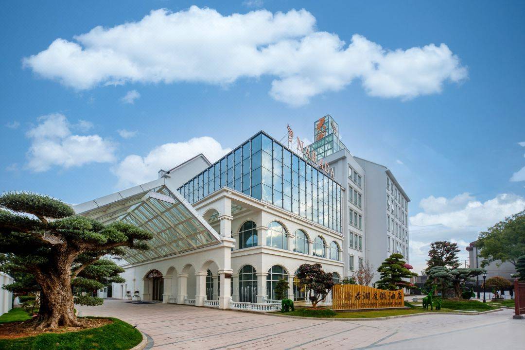 周末端午不加价，五一可用！【上海】2天1晚￥538起抢上海君澜度假酒店，含庭院房1间夜+自助早餐2份+中式/西式双人下午茶1份（二选一）+室内童玩中心免费畅玩等，有效期至2025年7月14日【未预约，随时退】