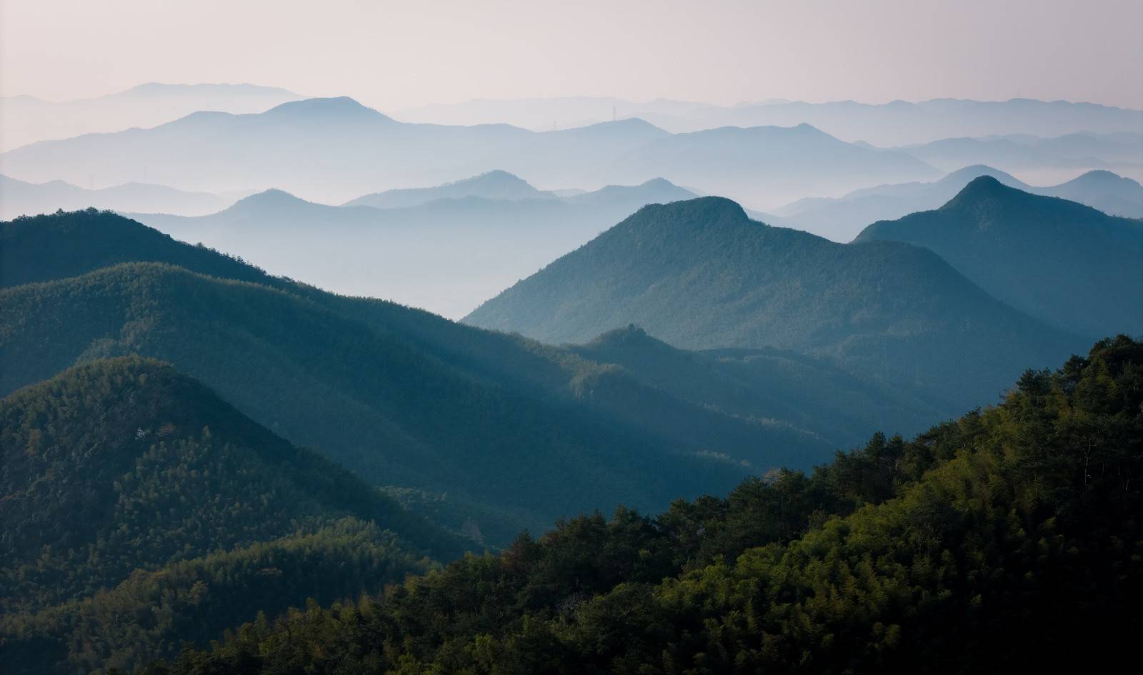 【莫干山】2天1晚￥1099起抢云坡1923民宿（莫干山风景区店）套餐，享浴缸/私汤房1晚+双早+下午茶+正餐+莫干山门票2张等，有效期至2025年7月10日【未预约，随时退】