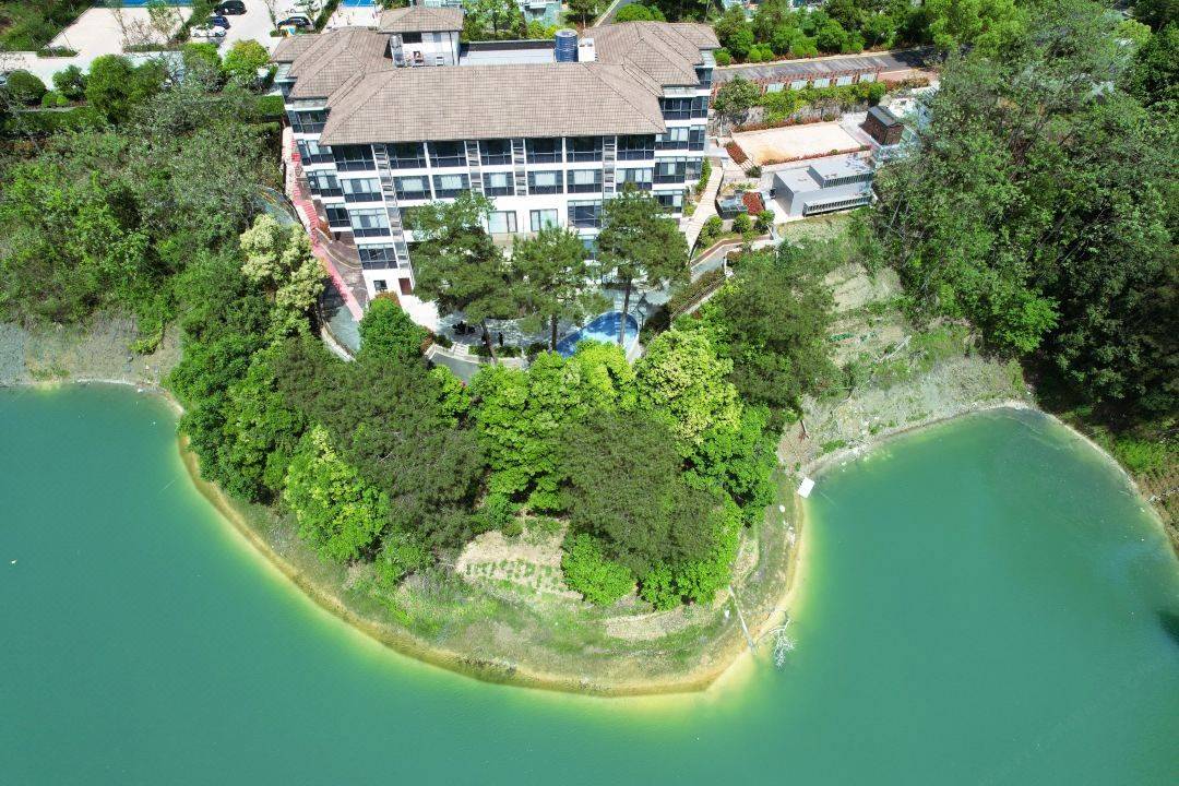 【安吉】3天2晚￥399抢千岛湖雷迪森怿曼酒店套餐，含怿曼大/双床房 2间夜+每间夜次日双早，有效期至2025年6月30日【未预约，随时退】