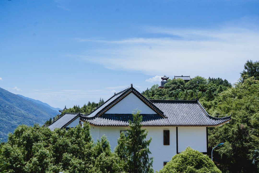 周末暑期不加价！【重庆】3天2晚￥888抢目涯·在云间民宿，含景观双床房+2大2小早餐+文峰景区或三峡龙脊徒步免门票1份（2选1）等，有效期至2025年10月31日【未预约，随时退】