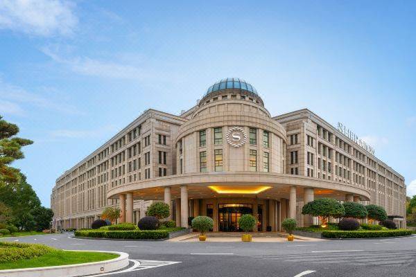 周末国庆不加价【江苏】2天1晚￥999抢江阴黄嘉喜来登酒店，含豪华房1间夜+双早+日本料理家庭套餐一份，有效期至2025年12月31日【未预约，随时退】