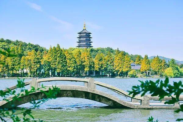 【杭州】杭州3天2晚¥699享双人游西湖/灵隐寺+品牌酒店五店通兑住宿+每日双人早餐、下午茶、夜宵 【杭州】杭州3天2晚¥699享双人游西湖/灵隐寺+品牌酒店五店通兑住宿+每日双人早餐、下午茶、夜宵