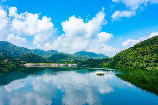 【10-12月】买一送一含早特惠！【从化-天人山水 溪谷度假营地】￥899 起住 双床房型四选一【2间1晚或1间2晚】+2大2小天人山水门票+赠2张游玩项目体验券~（可补差升级太空舱2.5米超大床）