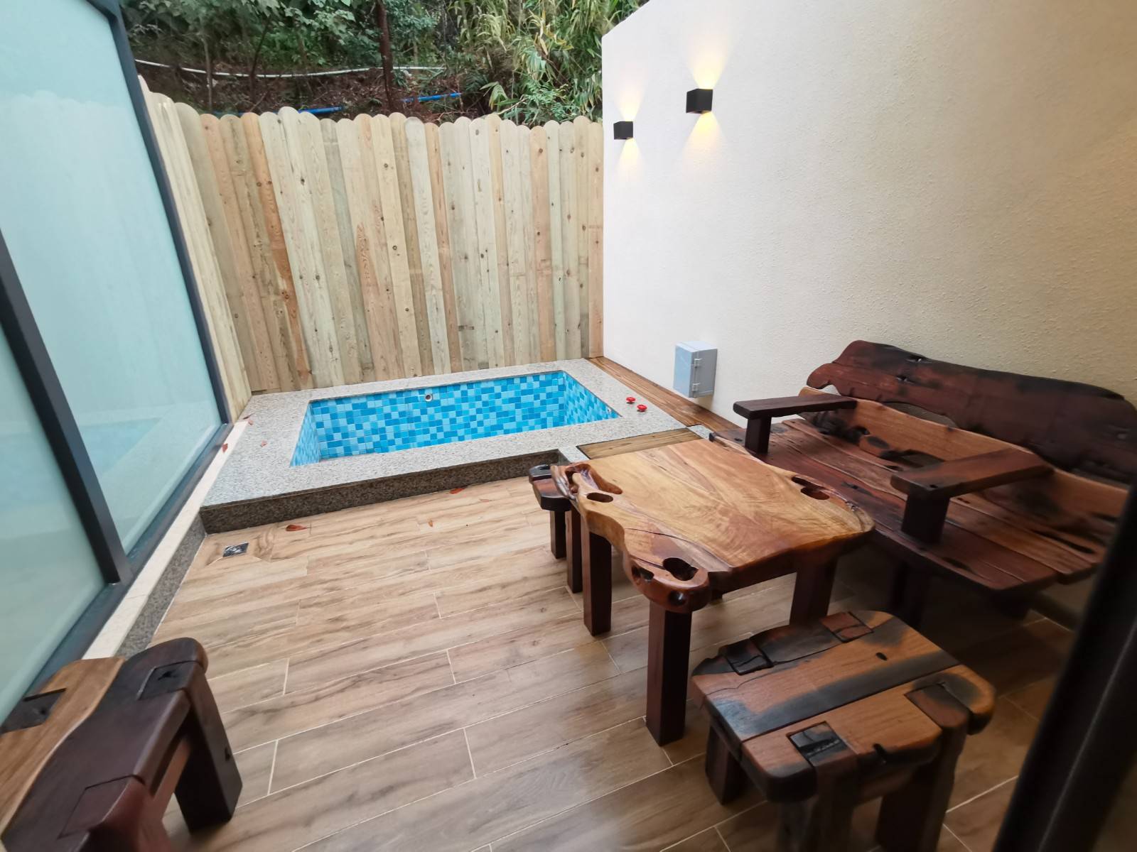 双11大促限量10套！周六不加收！238元抢住南丹山雨林星空度假村~含2大1小南丹山景区门票+早餐+玻璃桥+私密泡池~未预约可退！方舟山景/雨林闲情先约先得~