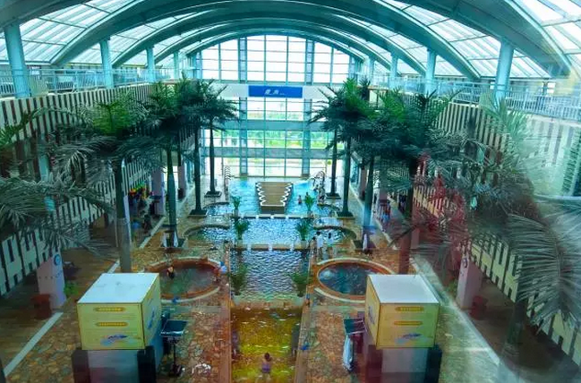 珠海海泉湾丨¥699双人玩转五星度假区~入住珠海海泉湾维景大酒店~含双人自助早餐~还有温泉、乐园、剧场多种选择！