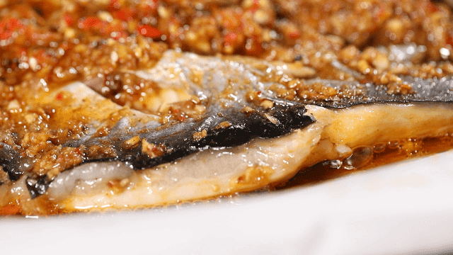 纸上烤鱼!先蒸后烤!好吃不上火.