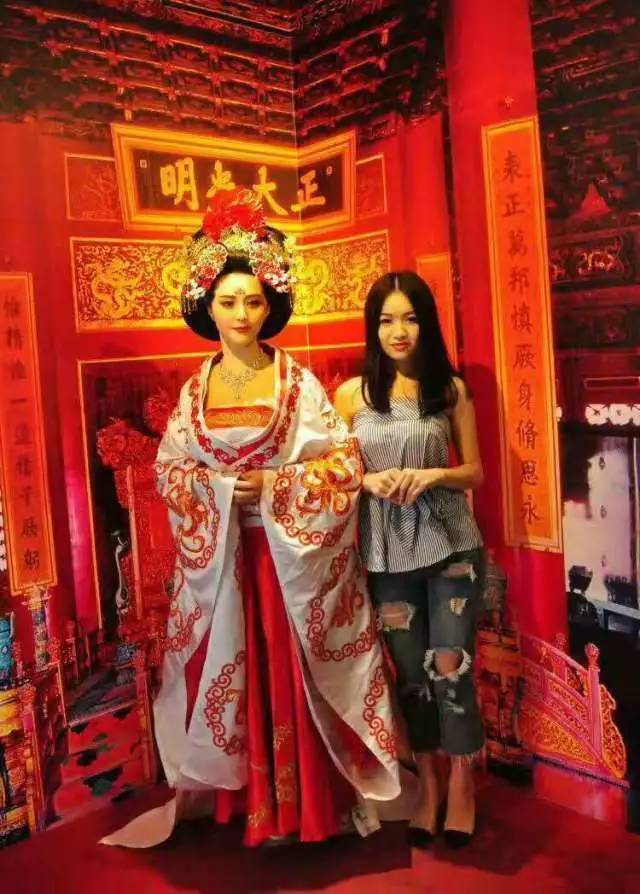【惠州.酒店】¥288入住巽寮湾海世界海派度假酒店,赠送冰雪乐园+蜡像馆门票,无限次畅玩“奶白”沙滩,一价全包,出游不迷茫~(售卖时间至9.27)