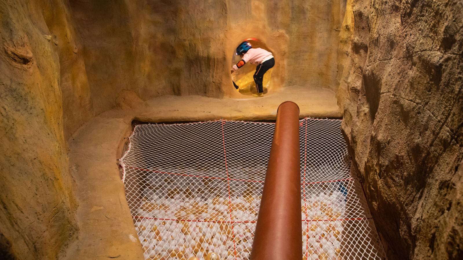 【龙华星河cococity】洞穴探险，趣味遛娃！88元起抢『 魔法谷探洞公园』套票：一区空中穿越+二区森林探险；超长洞线，沉浸式游玩！多场景变幻，给孩子打造一场奇趣冒险！