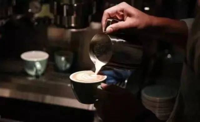 【十七店通用·游咖咖啡】杭城一家10年从未涨过价的美式走咖！游咖十年，为了做好每一杯咖啡，也为了让杭州更多的人每天能喝到高品质的现磨咖啡！现仅17.8元即可限时享门市价34元游咖超值套餐！