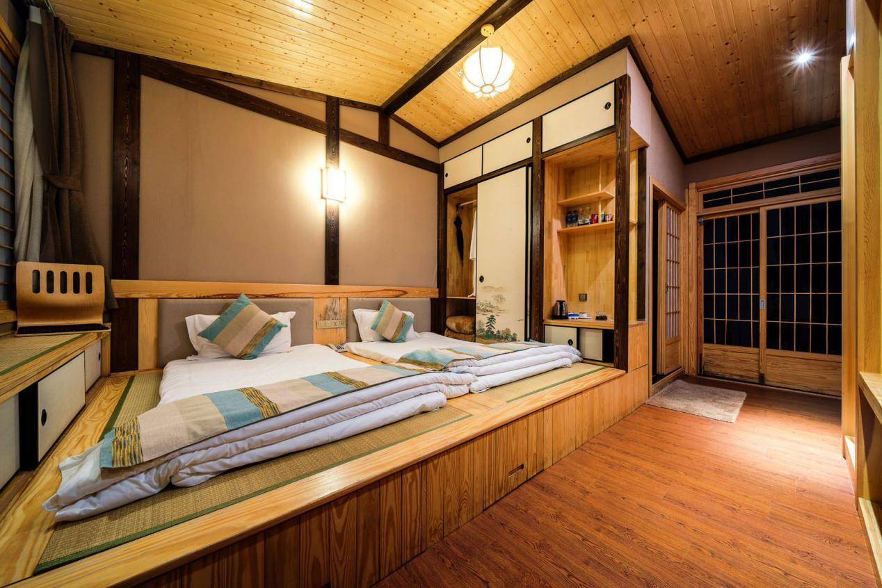 【安宁云涛温泉花园酒店】299元起抢蜂抢双人豪华套餐~度假胜地！森林温泉+住宿+私家泡池等，周末不加