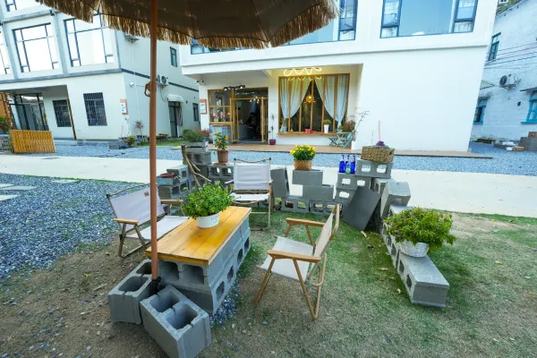 【团建聚会】988住古龙峡畔山居五房轻奢美墅含5房7床+户外草坪KTV+麻将+烧烤炉+简易厨房使用+户外花园草坪桌椅 【团建聚会】988住古龙峡畔山居五房轻奢美墅含5房7床+户外草坪KTV+麻将+烧烤炉+简易厨房使用+户外花园草坪桌椅