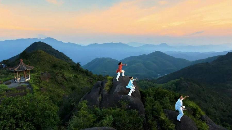 【云海秘境】抢288元龙岩梅花山归来山庄2大1小套餐,觅四季奇景,逗趣