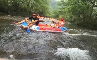 【安徽】这个夏天，来绿林谷漂流，皖南最刺激的峡谷矿泉水上漂流 ！268元抢原价498元绿林谷门票（含漂流）2张+住宿一晚+中式早餐！一个让你兴奋到尖叫的娱乐天堂！周末节假日通用，不加收！