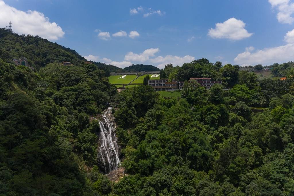 【广州】“广东小九寨”从化天湖风景区，29.9元抢天湖风景区门票+黄皮采摘，周末节假日不加价~观百丈飞瀑，20000/m³负离子吸个够！