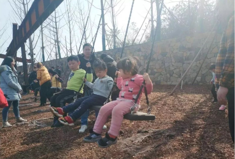 暑期特惠票来啦！这个暑假，抛开学习的压力，到矿野拾趣乐园来嗨玩一夏！30元抢购原价80元汤山矿野拾趣乐园单人门票，感受无动力乐园的趣味！平日周末通用，不加收，使用期到9月8日！