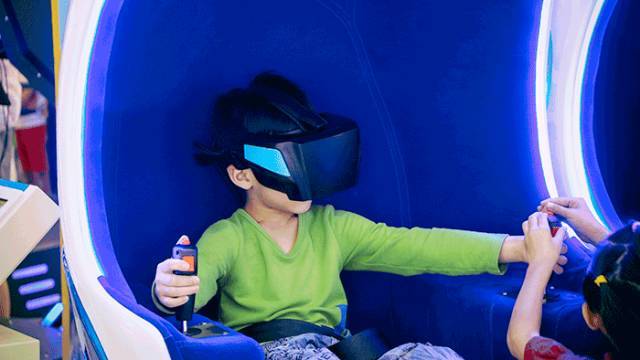 【六城14家通用，五次劵】99元抢漫咖小玩家VR单人娱乐套餐！漫咖小玩家VR大放送，周末节假日通用！给您梦境一般的体验！