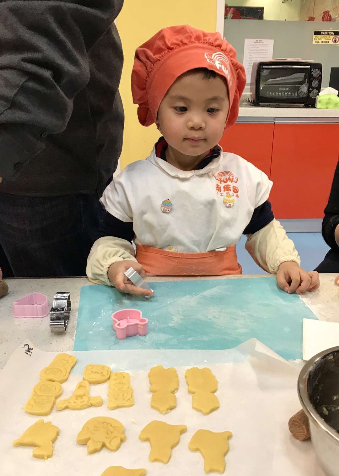 【广州】地铁直达，59元限购广州FUN乐园亲子饼干DIY门票，不加收，亲手制作专业指导，让孩子变身甜点师！