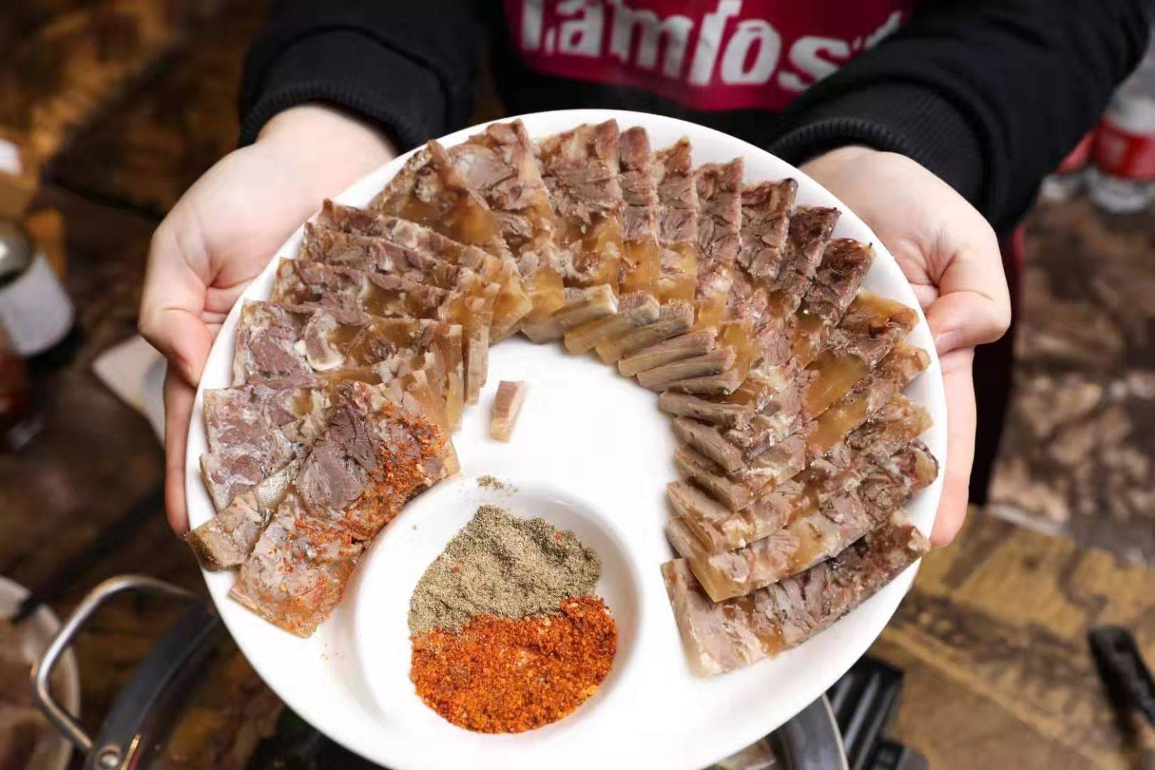 【杭州】两店通用！！49.9鱼羊鲜火锅双人套餐！又到了滋补的季节了~冬天悄然来袭！！！鱼羊鲜是这个季节最滋润的补品！