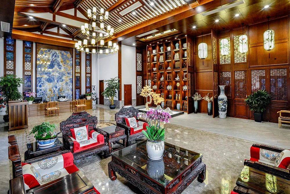【399打卡南浔开元酒店】超高颜值徽派品质酒店2折抢!豪华房+2大1小自助早餐+南浔文园门票+文化体验活动+网红打卡地南浔古镇!出门即古镇,毗邻南浔王牌景点小莲庄~