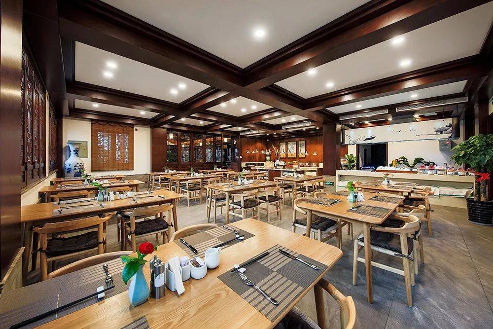 【399打卡南浔开元酒店】超高颜值徽派品质酒店2折抢!豪华房+2大1小自助早餐+南浔文园门票+文化体验活动+网红打卡地南浔古镇!出门即古镇,毗邻南浔王牌景点小莲庄~