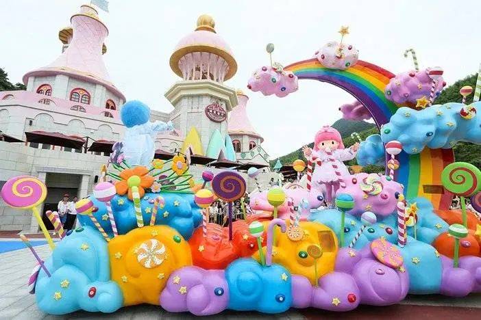 【杭州Hello Kitty乐园】六一特惠！270元起抢购Hello Kitty乐园成人票！6大主题游乐区~几十项游乐设施~趣味齐开！一起来探寻卡哇伊的HelloKitty萌动时刻！感受梦幻的童话世界！