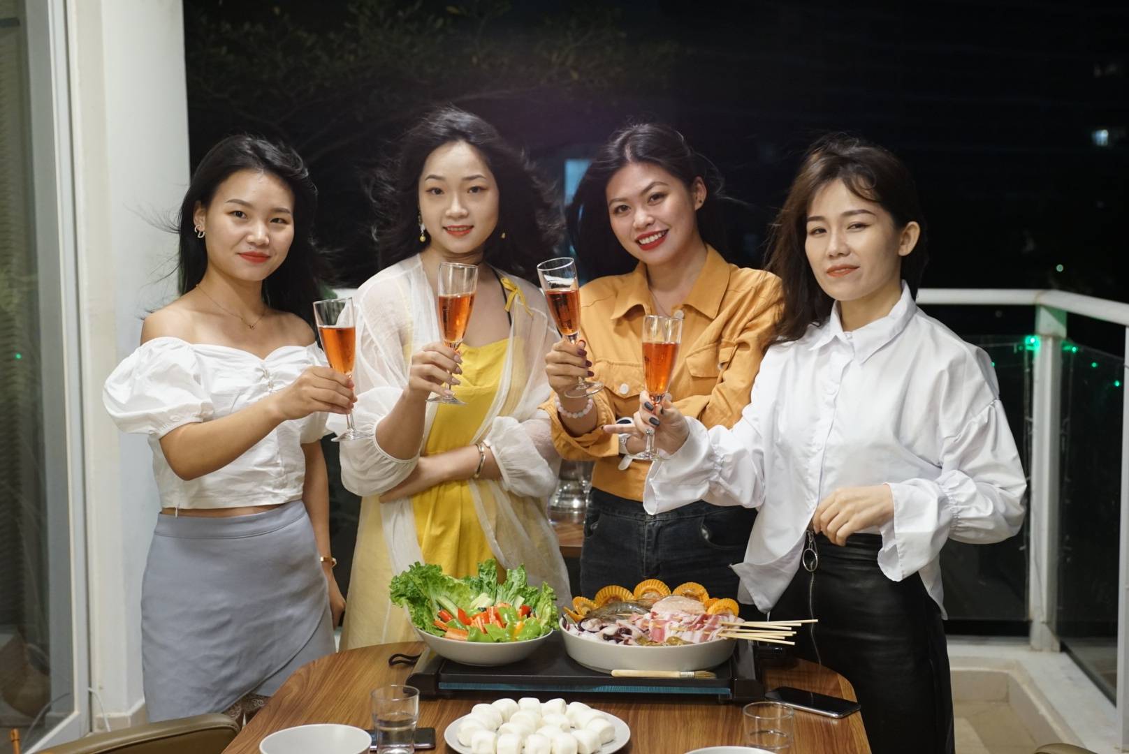 【惠州】5斤桂味荔枝免费送!3间融创海景房39.9元抢,6月无加收(含节假日)这有你的私属铂金沙滩!