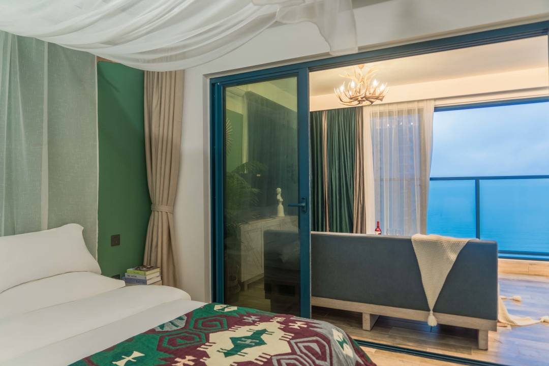【惠州·双月湾】￥466享双月湾三期网红海景两房一厅，暑期平日无加价，感受“中国马尔代夫”双月湾的魅力，暑期嗨个够！