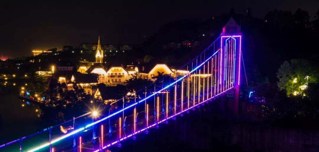 【惠州】很多人都不知道！！这个奥地利小镇，有价值“500万”的夜景！￥39.9元抢购哈施塔特3D玻璃桥夜场门票！ 黄昏迷人醉，夜景入人心！