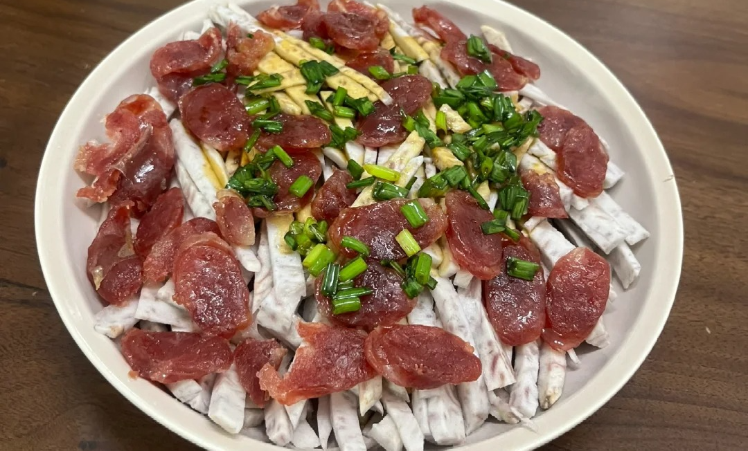 简单家常菜#腊肠蒸芋条_1_许小小下厨记_来自小红书网页版.jpg