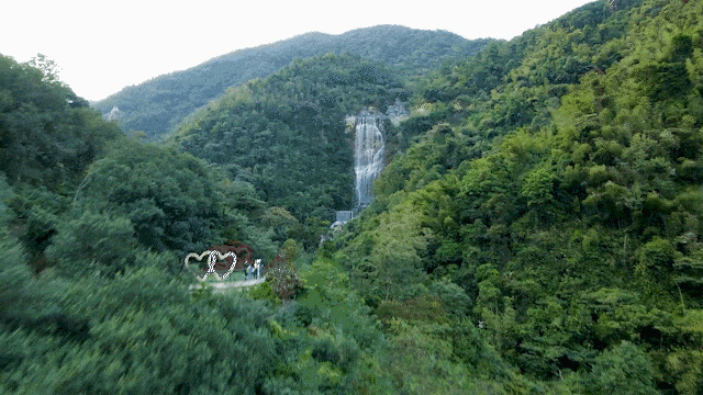 d71c218351c87b3595373b1631dbda86-sz_2696354.gif