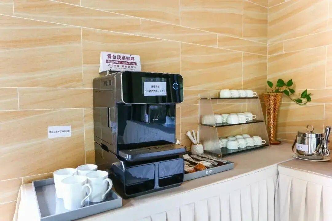 http://qnimg.zowoyoo.com/img/6247575/1764035482758.jpg 图片