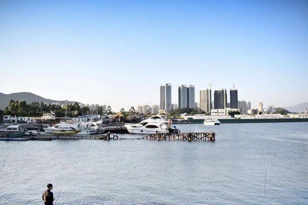 ktv麻将爽翻天 烧烤炉欢乐撸串!渔人码头近在咫尺~叹便宜鲜美海鲜!