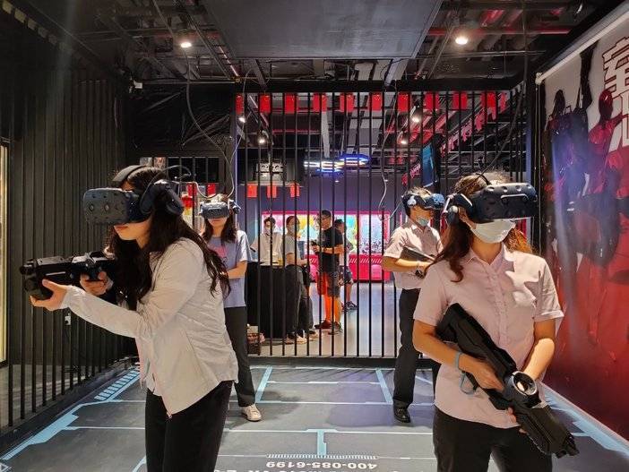 【广州·荔湾区】超刺激VR带你看世界！仅58元抢【VR+乐园广州悦汇城店】双人联机单款套餐，享受身临其境的游戏快感，感受奇幻异次元世界！