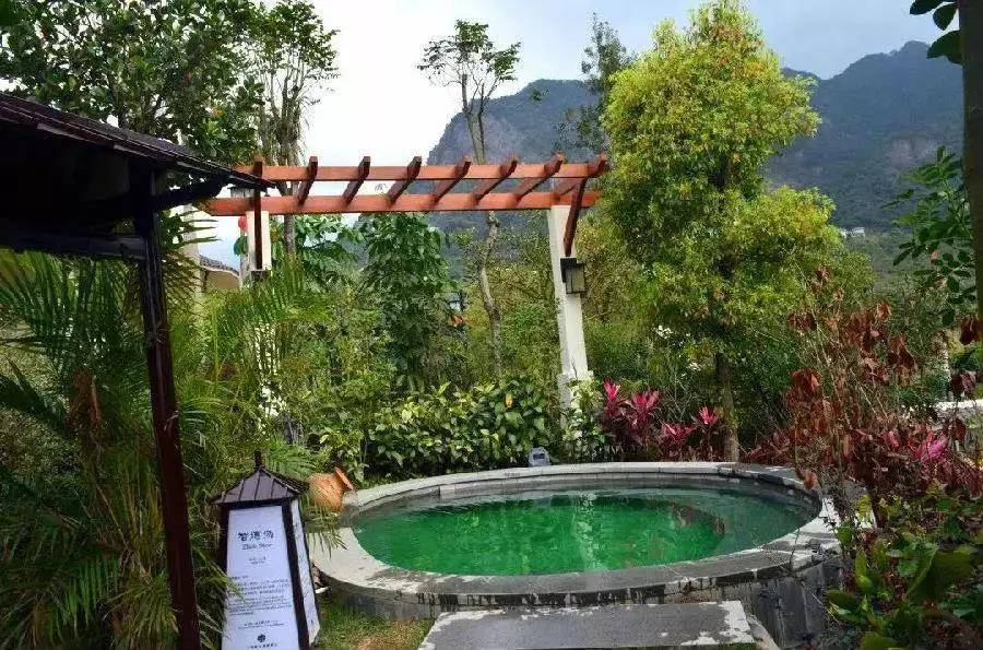 【毕业季暑假专场】599元入住三英泉韵合院房,无限次泡温泉,享丰富