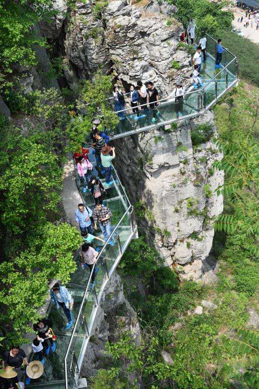 柯岩风景区玻璃栈道图片