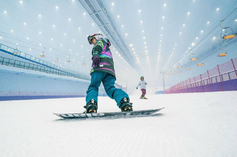 哈尔滨融创滑冰场图片