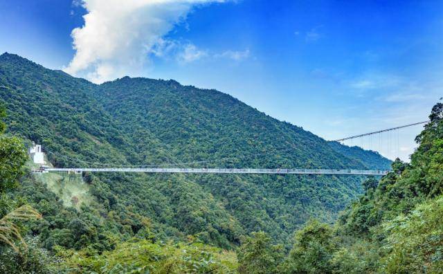 5折瘋搶韶關雲門山大門票 玻璃橋2大2小套票,一起來挑戰高空玻璃橋!