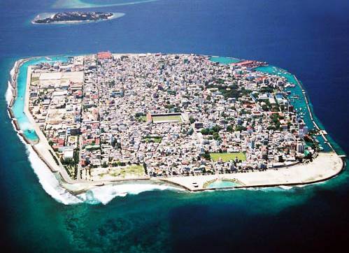 可自费参加首都游——马累是世界上最小的首都,岛屿面积仅2.