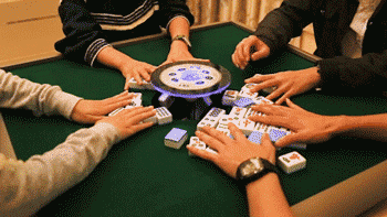 聚会娱乐必不可少的打麻将,搓搓小手,看看谁的运气牌品大爆发,玩的是