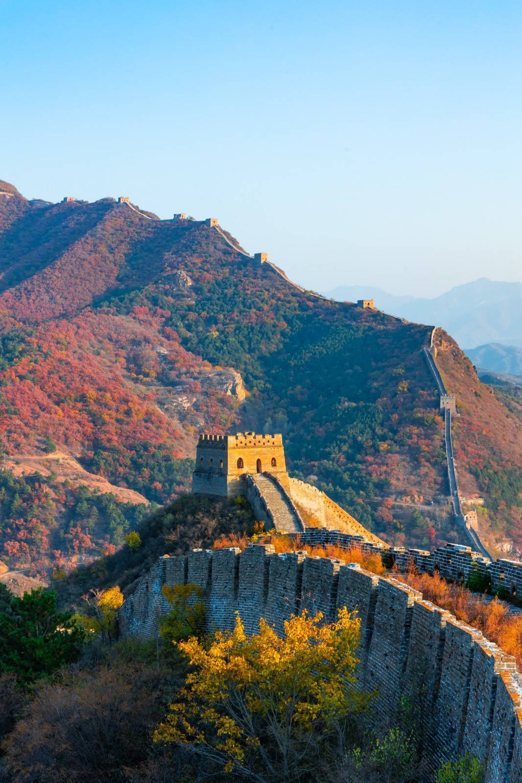 住进长城脚下江南水乡,逛水镇,泡汤泉!
